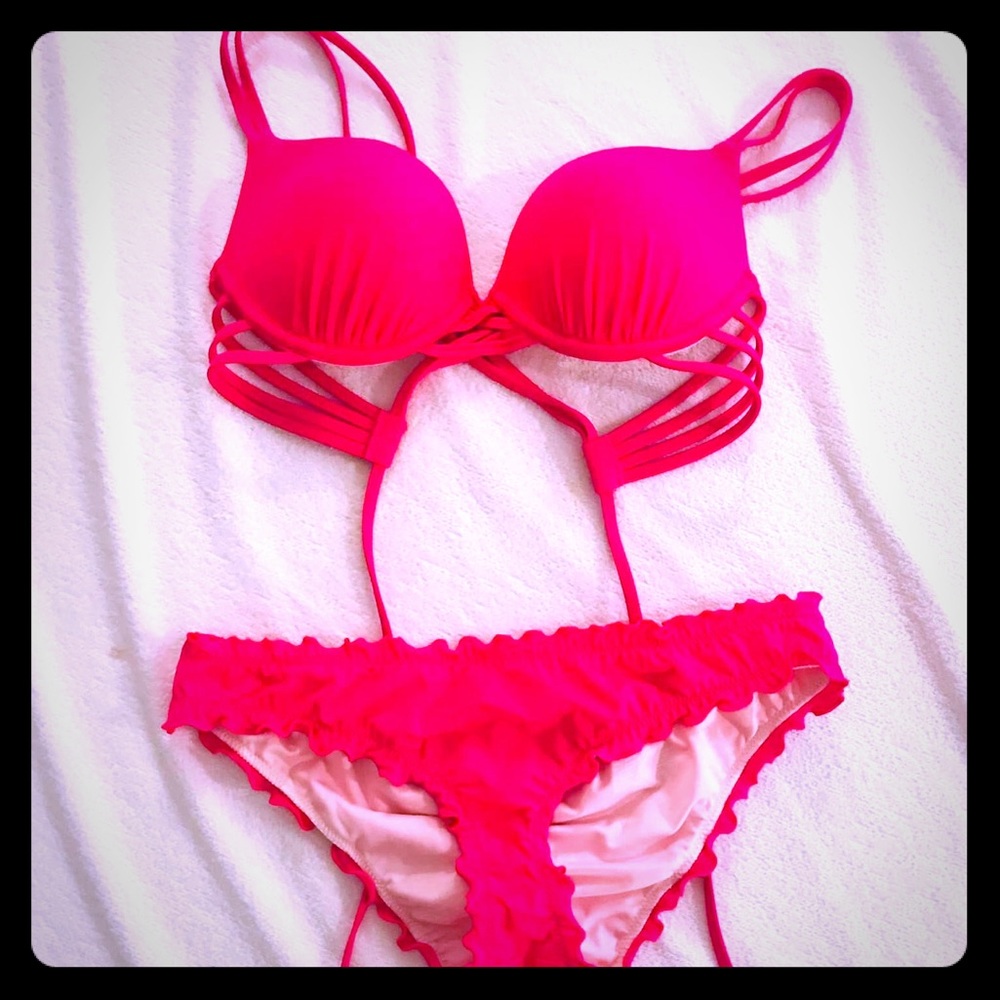 Hot pink bikini size 34 B (never worn)